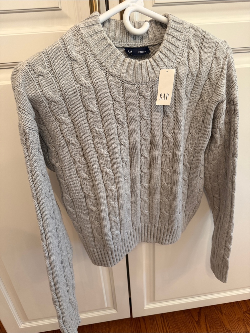 GAP Light Gray Cable-Knit Crewneck Sweater in super Soft cotton S NWT